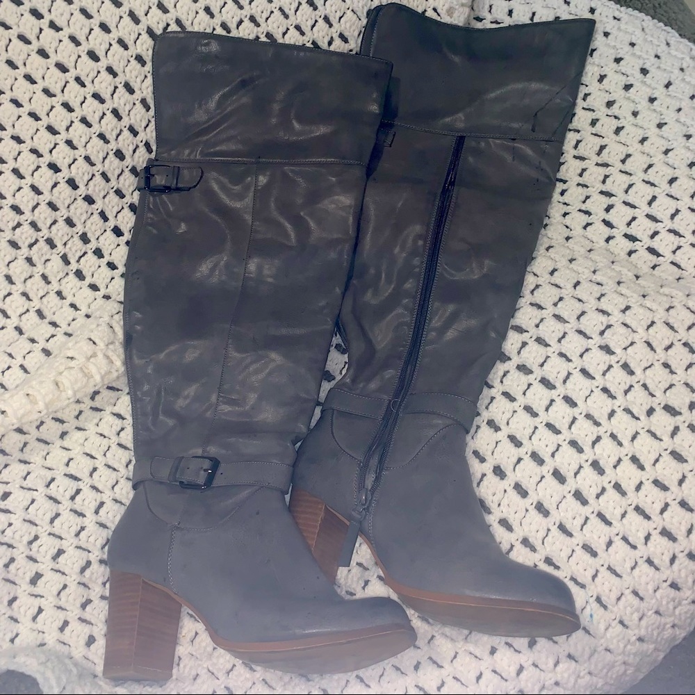 Wide calf- Size 9w - Grey Boot
